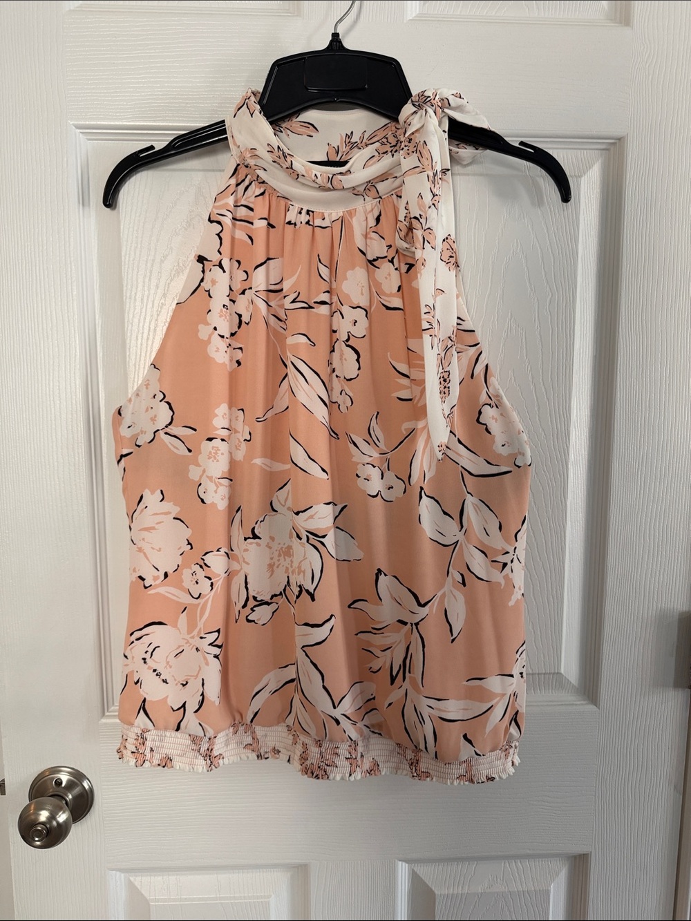 NWOT White House Black Market Peach & White Floral Tie-Neck Halter Camisole